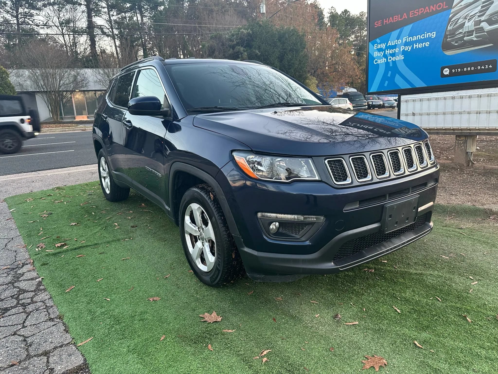 Used 2018 Jeep Compass Latitude w/ Cold Weather Group AWD/4WD image 1