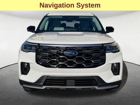 Certified 2025 Ford Explorer Platinum w/ Ultimate Package image 4