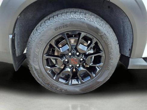 Certified 2025 Nissan Armada PRO-4X AWD/4WD image 9
