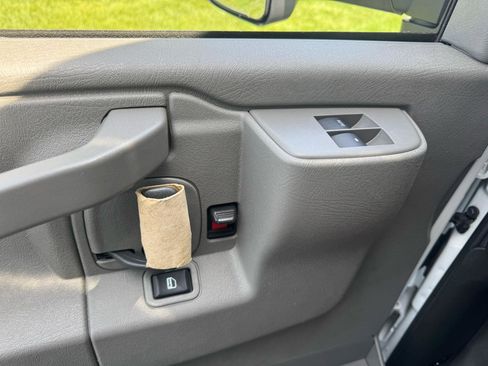 Used 2022 Chevrolet Express 3500 w/ Power Convenience Package RWD image 16