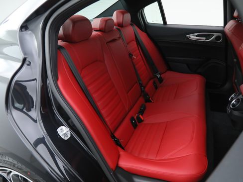 New 2025 Alfa Romeo Giulia w/ Driving Assist Package image 16