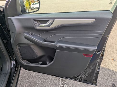 Certified 2022 Ford Escape SEL w/ Technology Package image 43