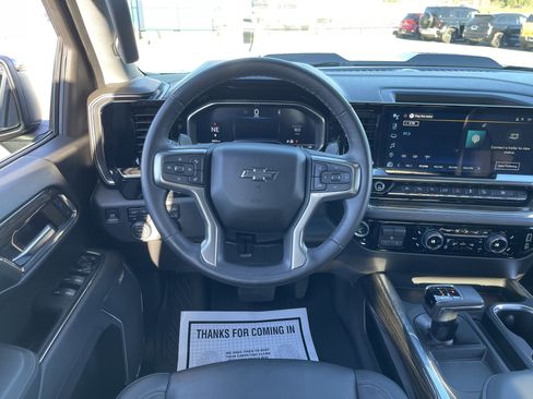 Used 2024 Chevrolet Silverado 1500 LT Trail Boss w/ Convenience Package II image 28