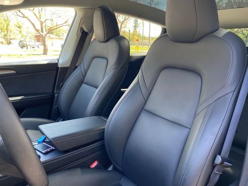 Used 2025 Tesla Model Y Long Range image 34