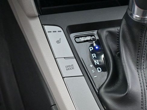 Used 2020 Hyundai Elantra Value Edition FWD image 25