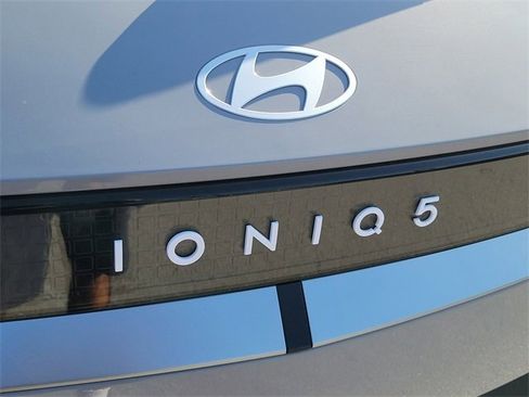 New 2026 Hyundai Ioniq 5 SEL image 23