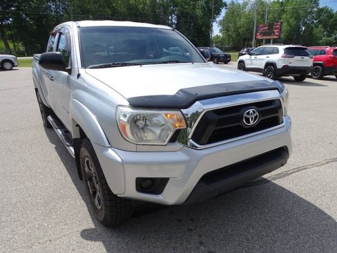 Used 2012 Toyota Tacoma 4x4 Access Cab SR5 image 2