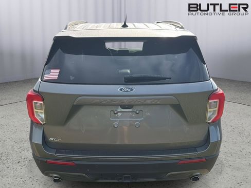 Used 2023 Ford Explorer XLT w/ Equipment Group 202A RWD image 9