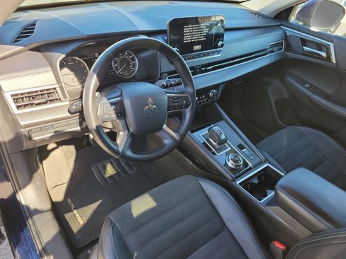 Used 2024 Mitsubishi Outlander SE image 14