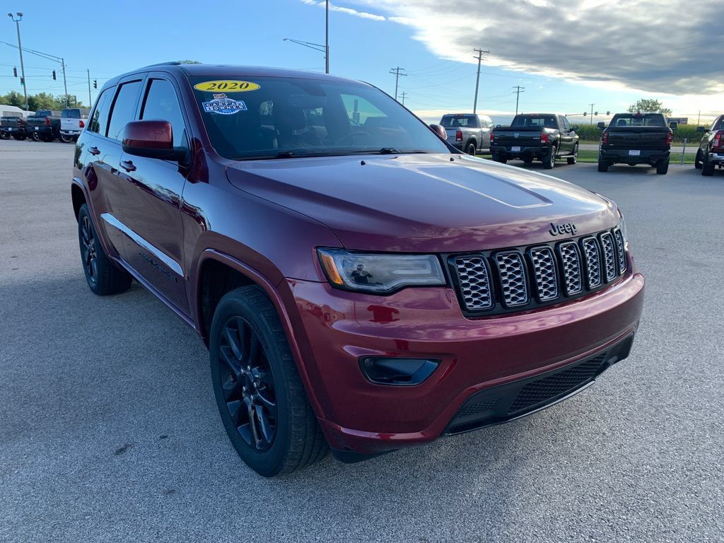 Used 2020 Jeep Grand Cherokee Altitude AWD/4WD image 13