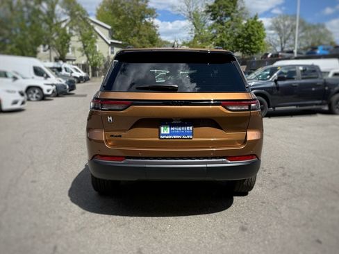 New 2026 Jeep Grand Cherokee Limited w/ Limited Altitude Package AWD/4WD image 10