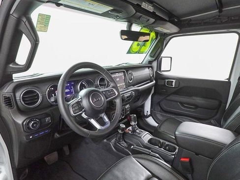 Used 2023 Jeep Wrangler Unlimited Sahara image 12