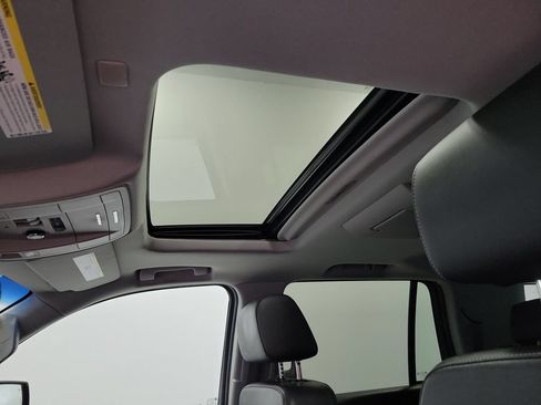 Used 2018 Chevrolet Tahoe Premier AWD/4WD image 2