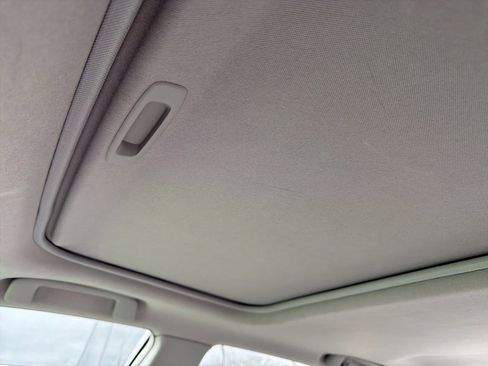 Used 2012 Toyota Camry XLE w/ Leather Pkg image 28