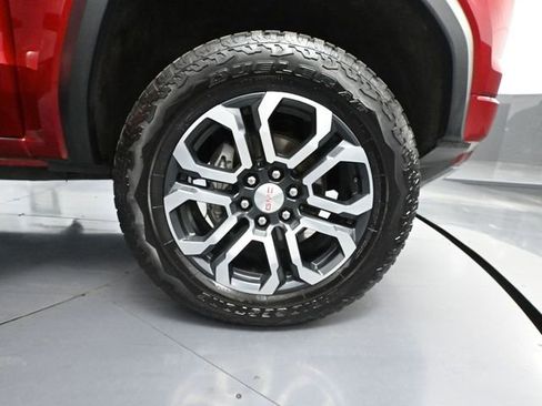 Used 2024 GMC Canyon AT4 w/ AT4 Premium Package image 17