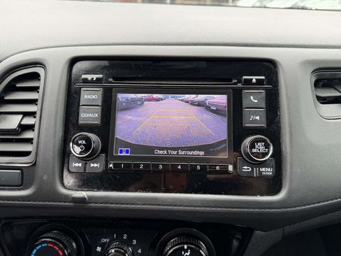 Used 2018 Honda HR-V LX image 21