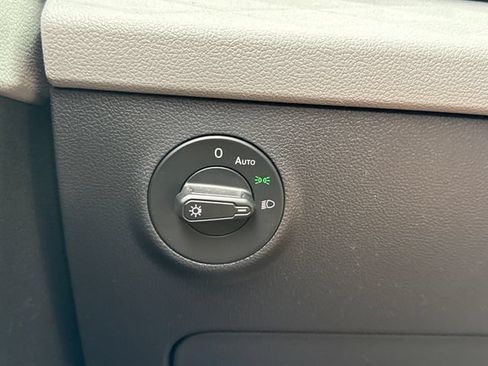 Certified 2023 Volkswagen Taos S FWD image 29