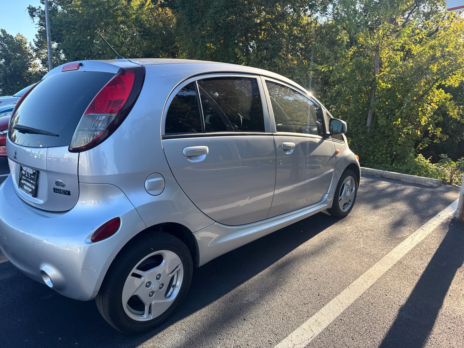 Used 2012 Mitsubishi i SE RWD image 5