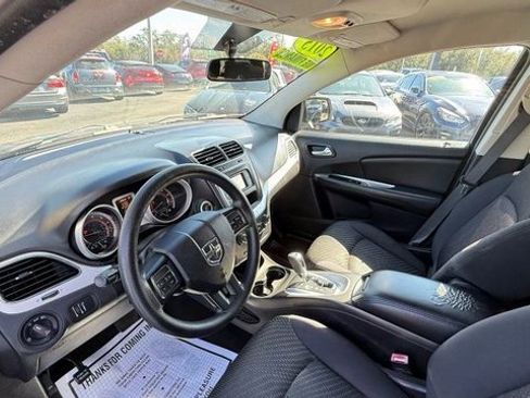 Used 2015 Dodge Journey SXT w/ Flexible Seating Group image 9