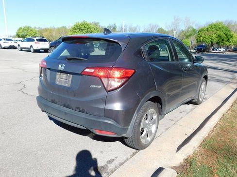 Used 2018 Honda HR-V LX image 4