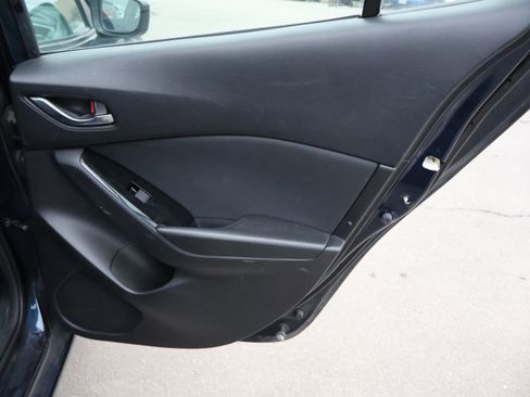 Used 2018 MAZDA MAZDA3 Sport image 12