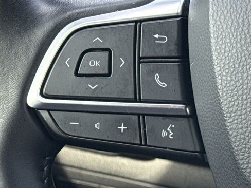 Used 2021 Toyota Highlander LE image 19