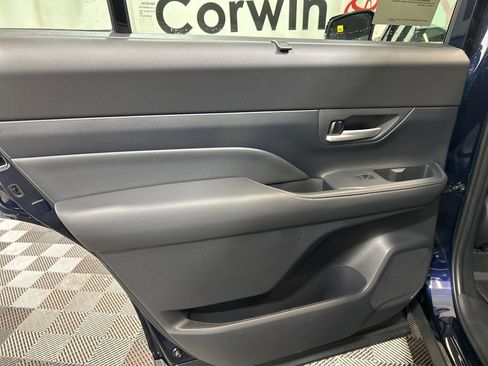 Used 2026 Toyota Grand Highlander image 18