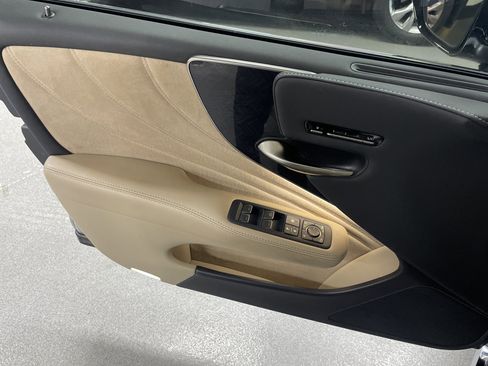 Used 2022 Lexus LS 500 w/ Interior Upgrade Package image 39