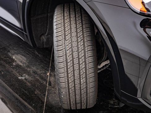 Certified 2025 Audi Q5 2.0T Premium w/ Convenience Plus Package image 38