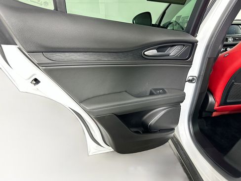 Used 2023 Alfa Romeo Stelvio Sprint image 26