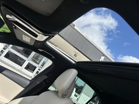 Used 2025 Mercedes-Benz C 300 Sedan image 13