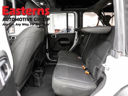 Used 2018 Jeep Wrangler Unlimited Sport S AWD/4WD image 21