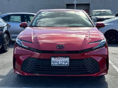 Used 2025 Toyota Camry LE FWD image 3