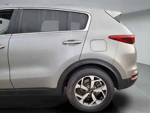 Used 2022 Kia Sportage LX image 31