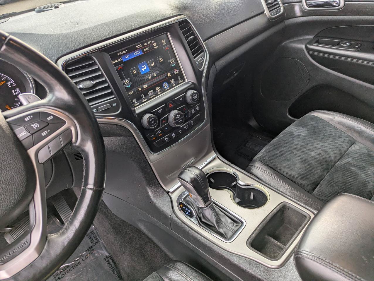 Used 2017 Jeep Grand Cherokee Altitude AWD/4WD image 22