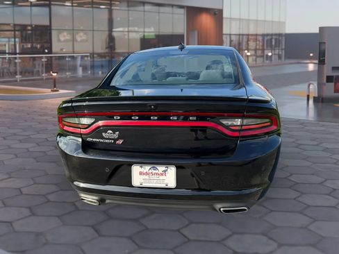Used 2019 Dodge Charger SXT AWD/4WD image 9