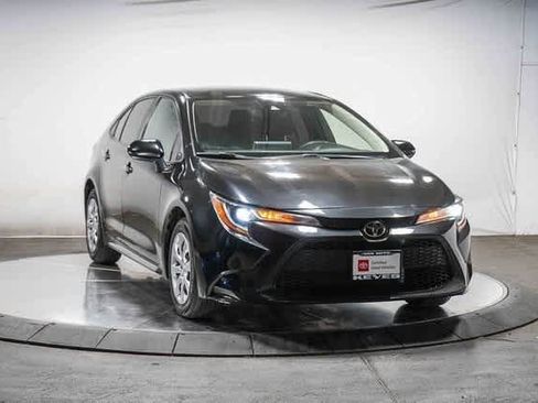 Used 2021 Toyota Corolla LE image 5