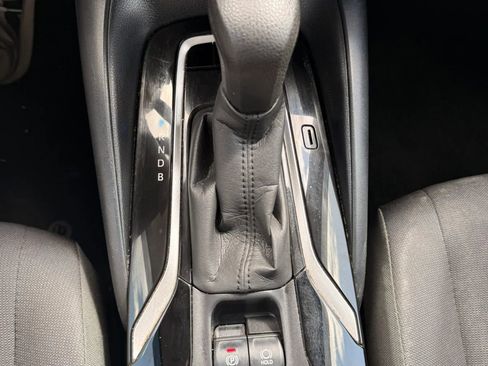 Used 2021 Toyota Corolla LE image 16