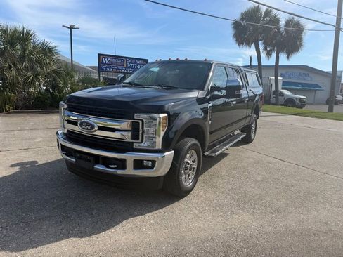 Used 2019 Ford F250 XLT w/ XLT Premium Package AWD/4WD image 3