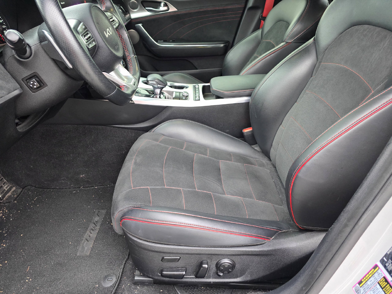 Used 2023 Kia Stinger GT2 AWD/4WD image 10