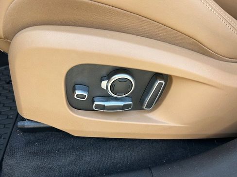 Certified 2022 Jaguar F-PACE S image 16