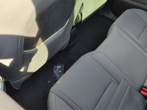 New 2025 Volvo EX30 Plus w/ Climate Package image 27