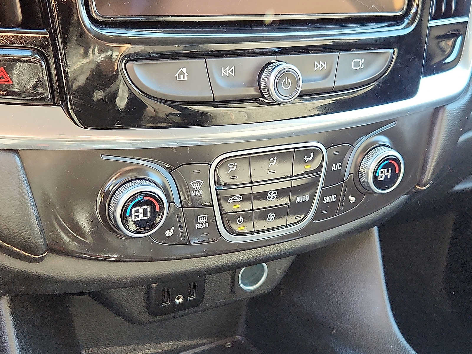 Used 2018 Chevrolet Traverse LT AWD/4WD image 15