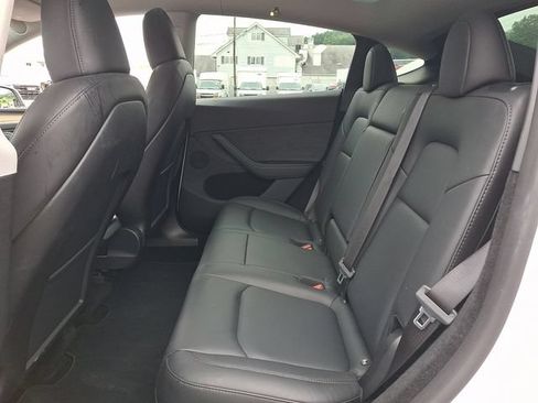 Used 2024 Tesla Model Y Long Range AWD/4WD image 16