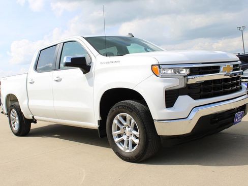 Used 2022 Chevrolet Silverado 1500 LT image 3
