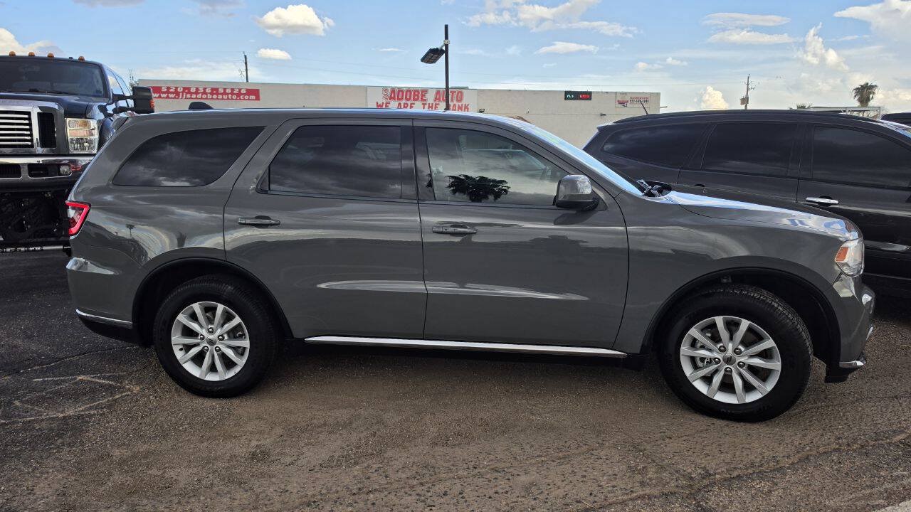 Used 2020 Dodge Durango SXT w/ 3rd Row Seating Group RWD image 2