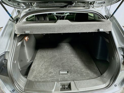 Used 2025 Chevrolet Trax LT w/ LT Convenience Package image 26