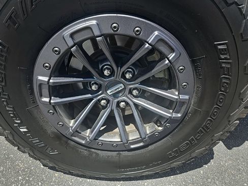 Used 2020 Ford F150 Raptor w/ Equipment Group 802A Luxury AWD/4WD image 39