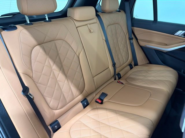 Certified 2024 BMW X5 xDrive40i w/ Parking Assistance Package AWD/4WD image 22