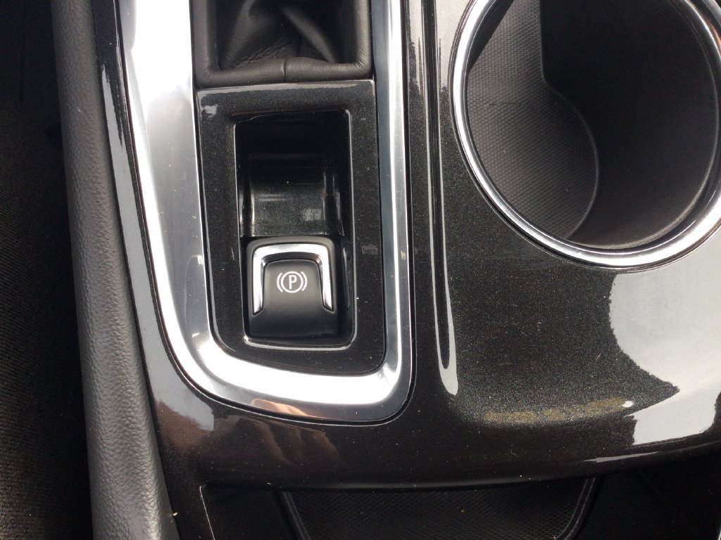 Used 2024 Chevrolet Equinox Premier FWD image 28